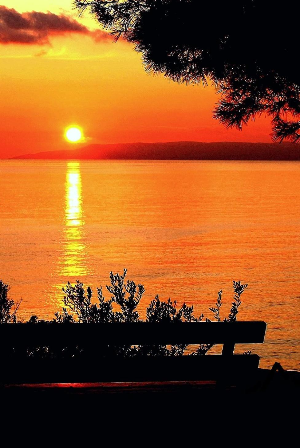 Sea And Sun Daire